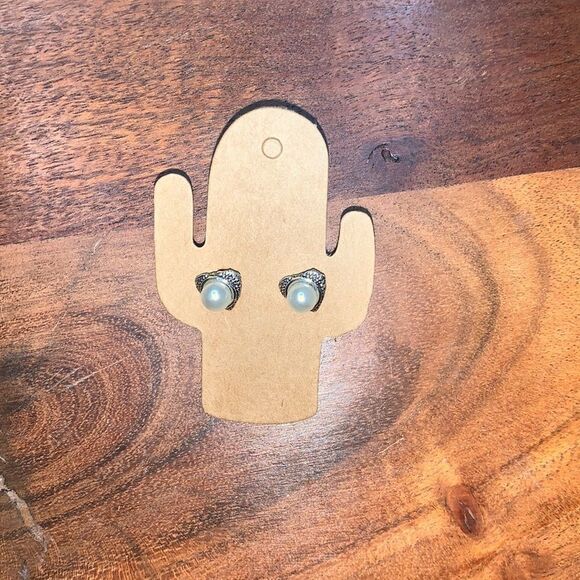 Dainty Dotted Detail Silver Pearl Studs Post Earrings - Picture 5 of 5